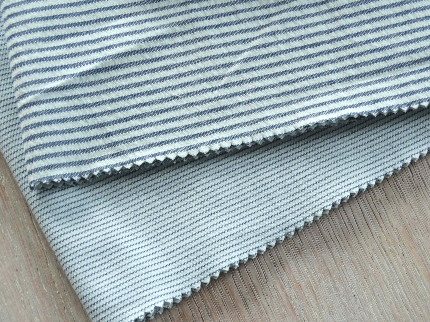 Toile épaisse - Fine rayure - Marine
