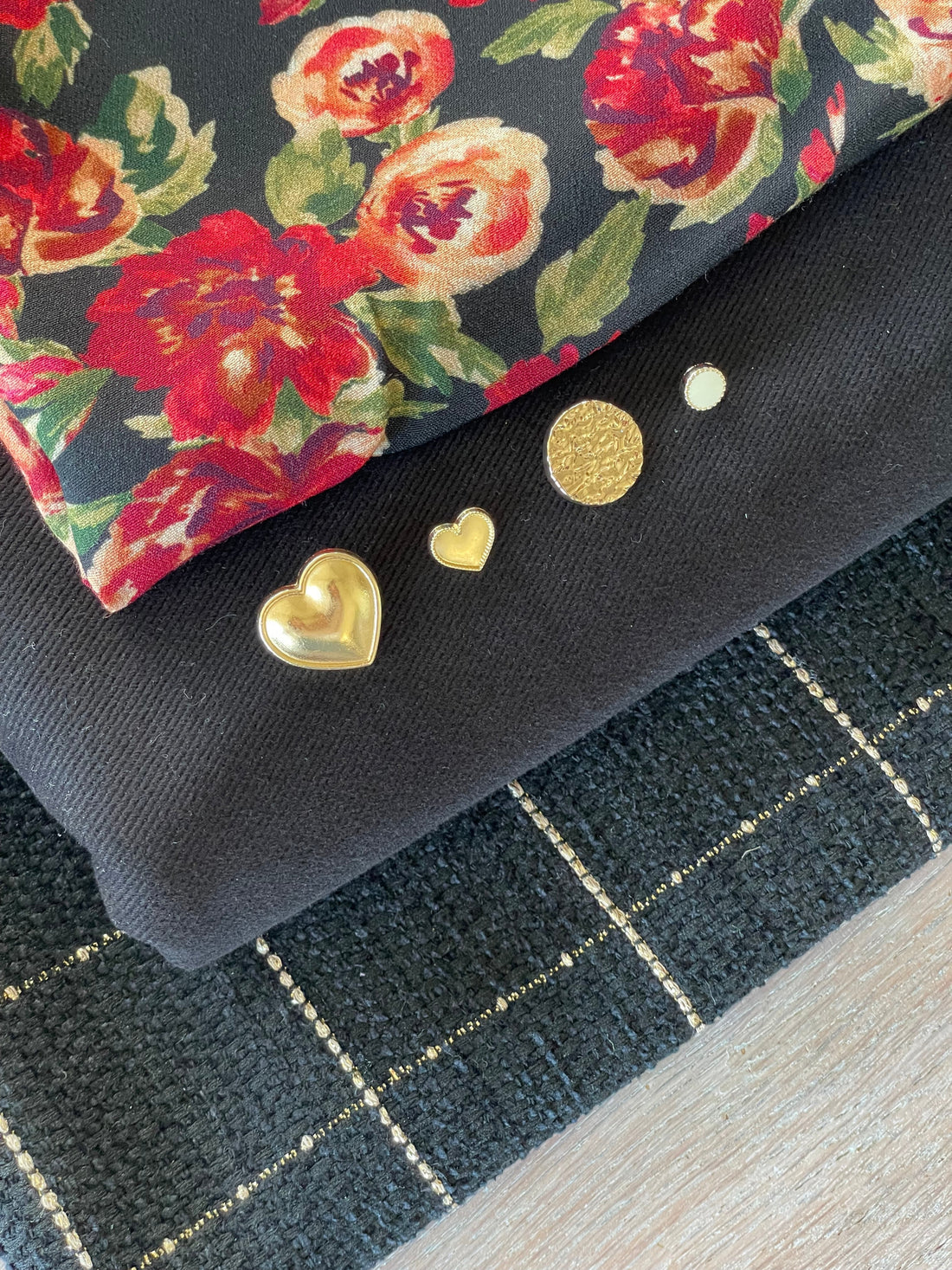 ✨ 5 idées couture pour mettre en valeur vos boutons et obtenir des finitions professionnelles ✨