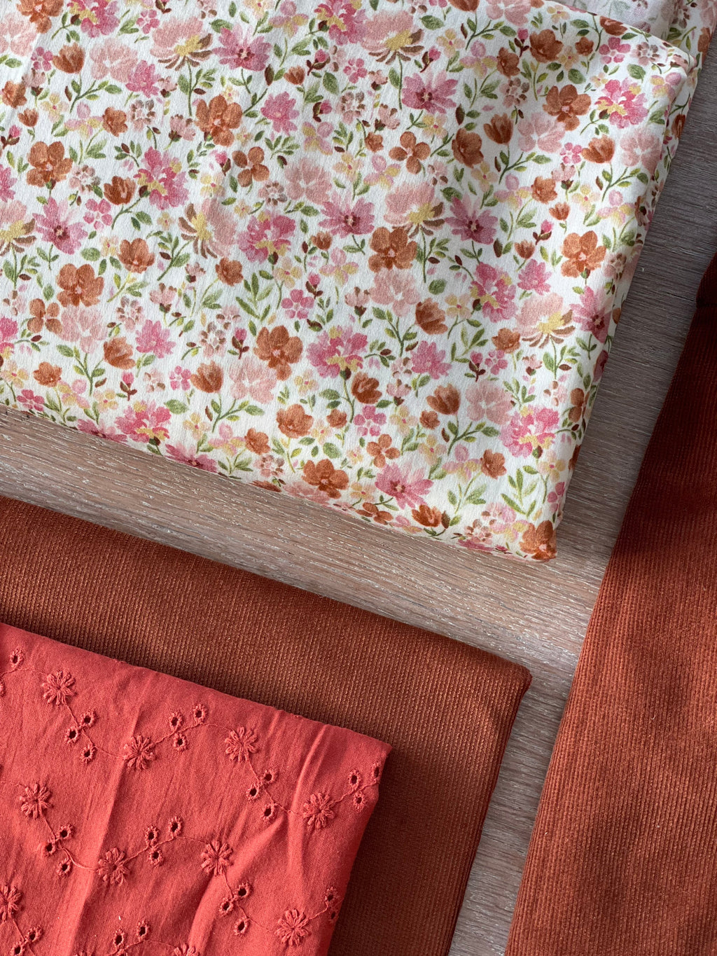 English embroidery - Openwork - Brick