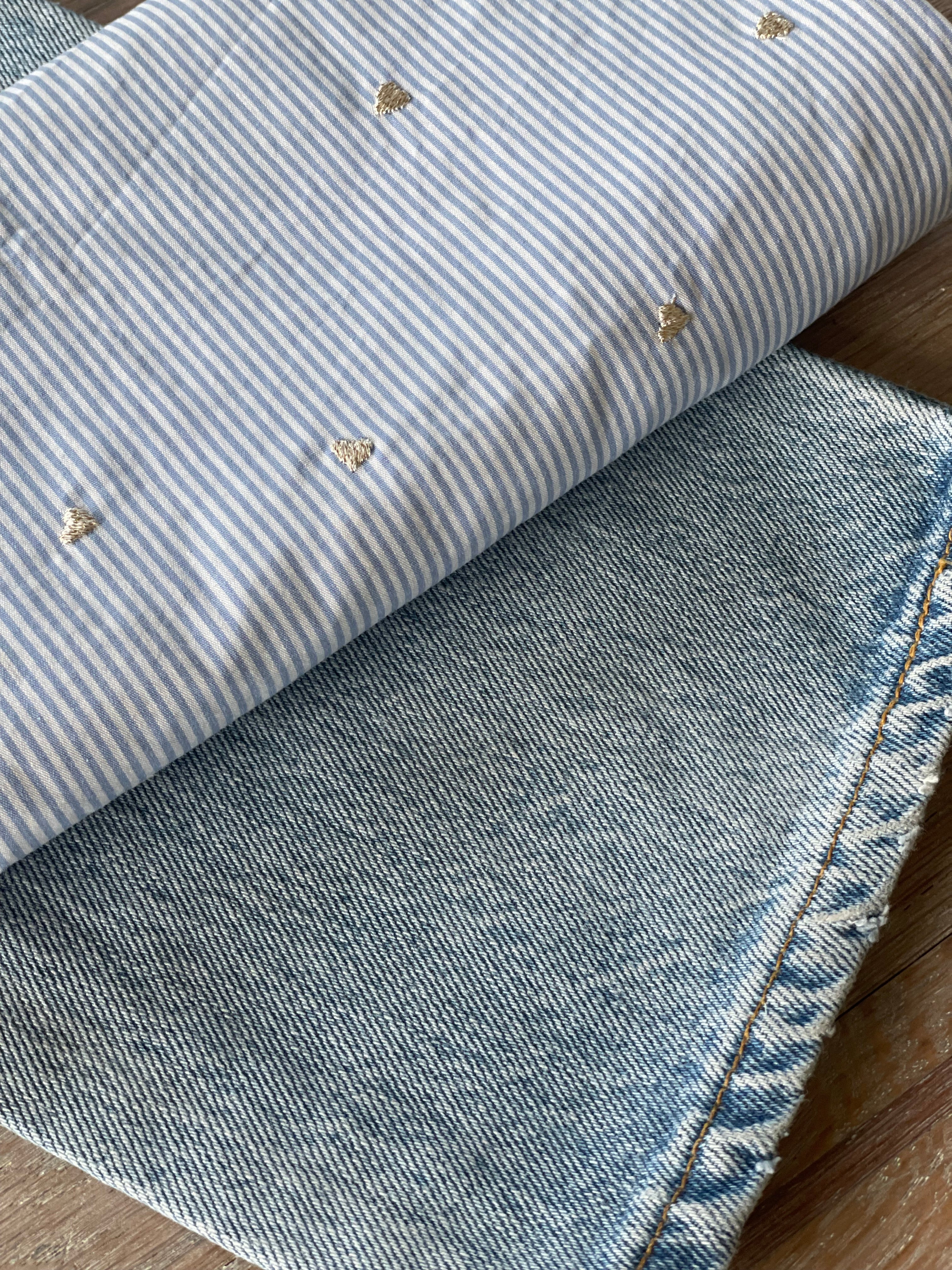 Soft cotton poplin - Embroidered gold hearts