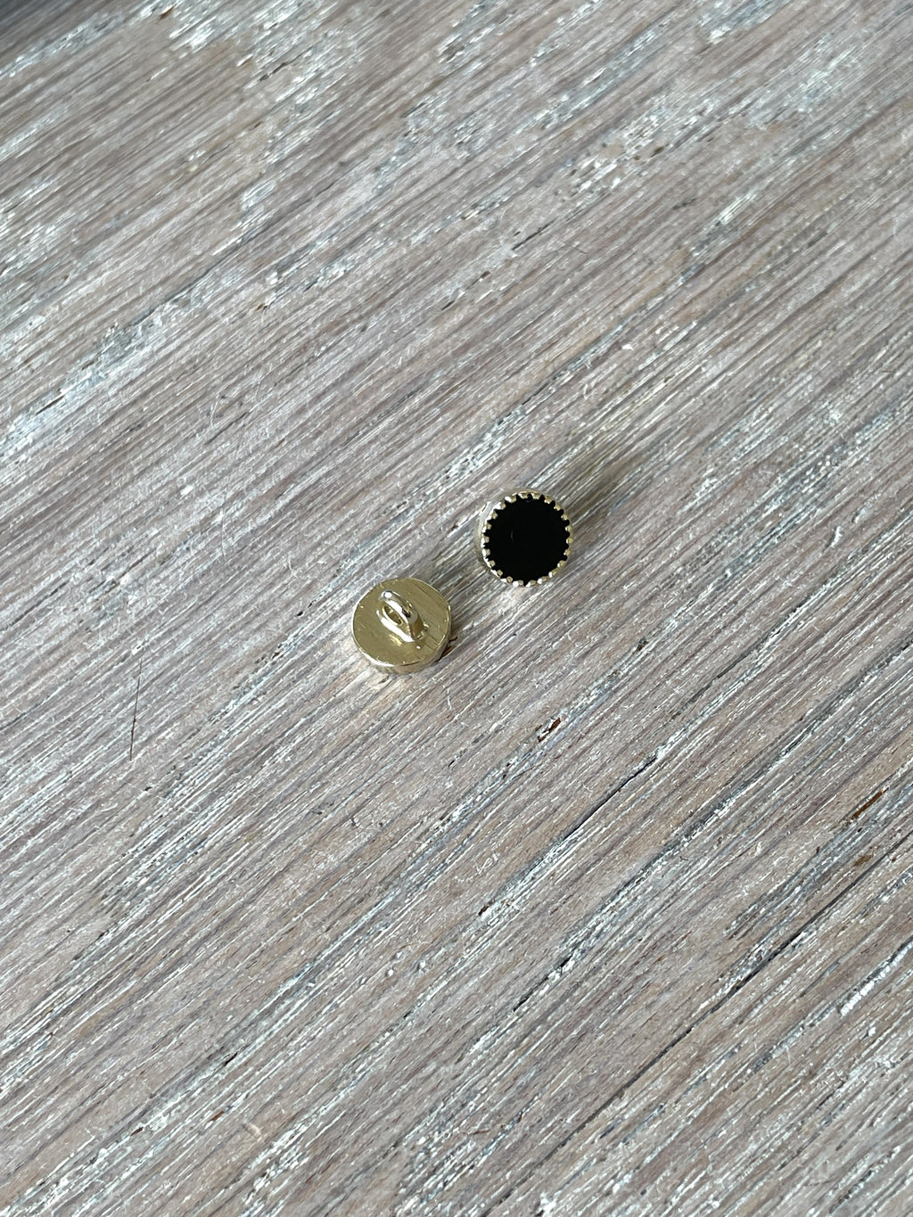 Sew-on button - The Adorable - Gold & Black