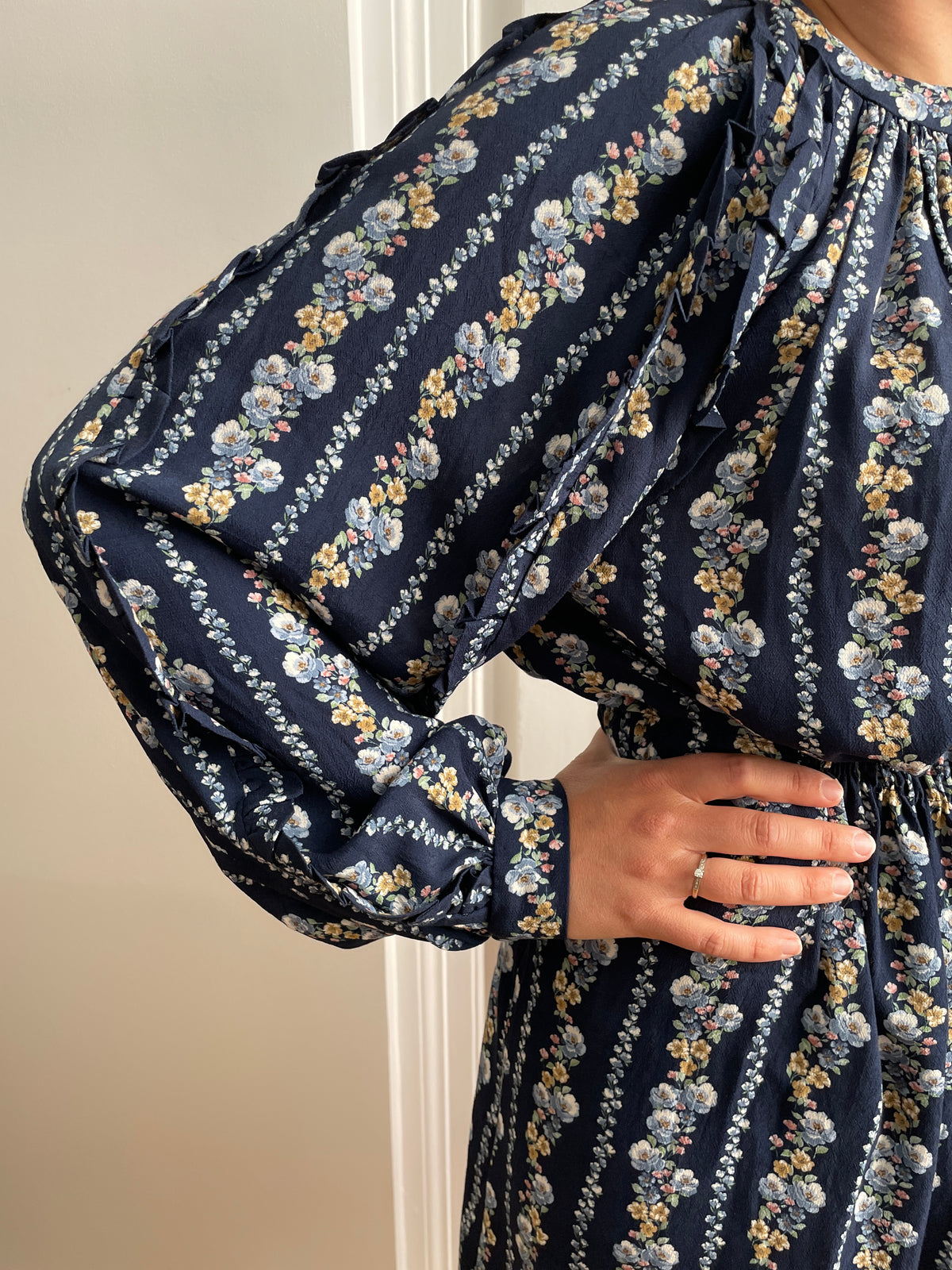 Robe Alma de Maison Cobalt en crêpe marocain de viscose Ecovero imprimé Judy Atelier 27