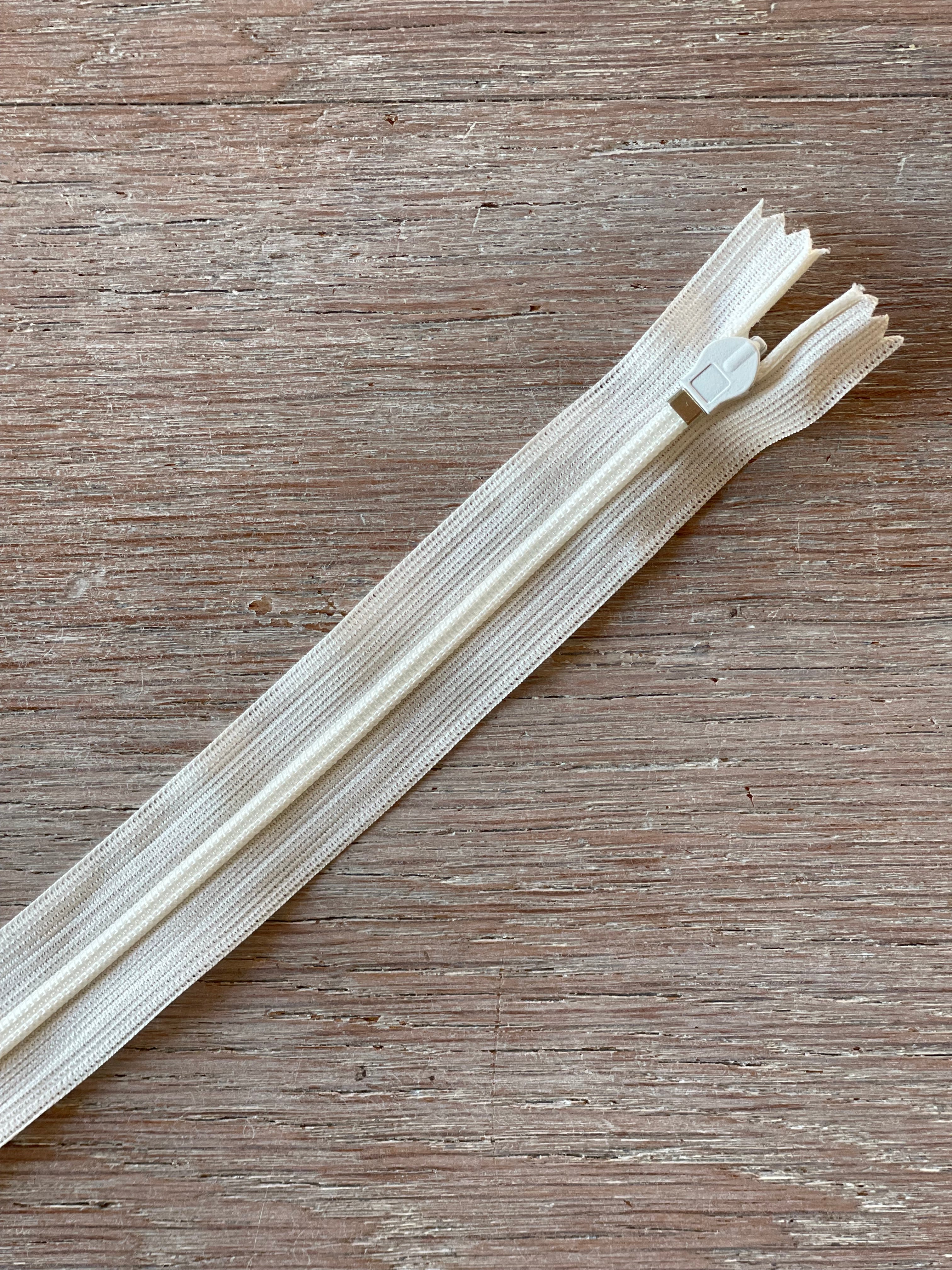 Fermeture à glissière invisible 60cm