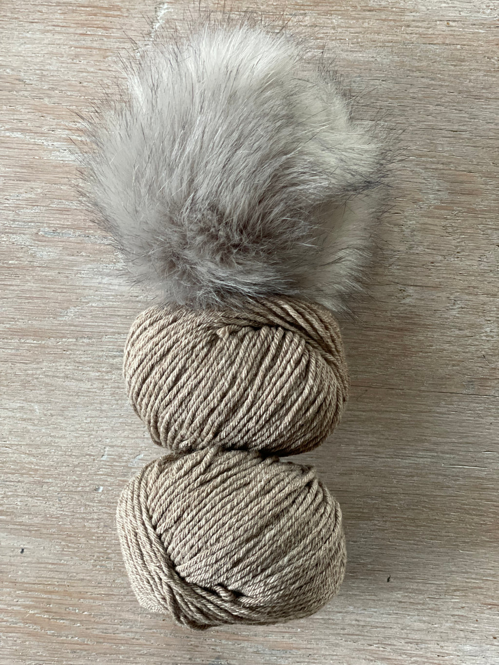 Kit à tricoter Laine Edimbourg beige + Pompon au choix