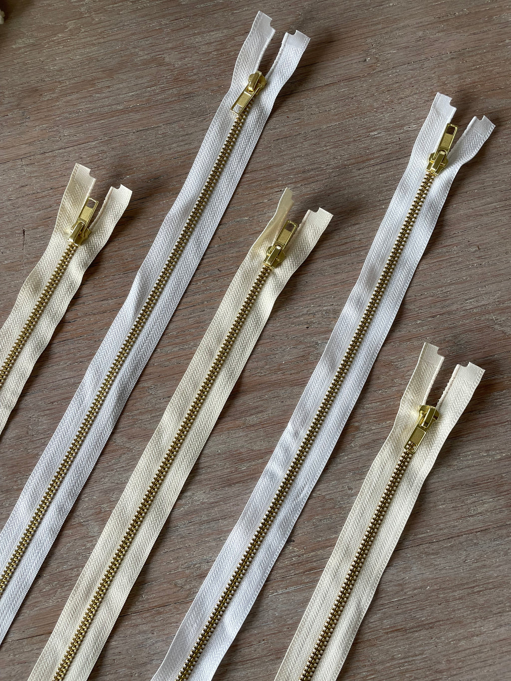 Fermeture à glissière en laiton doré