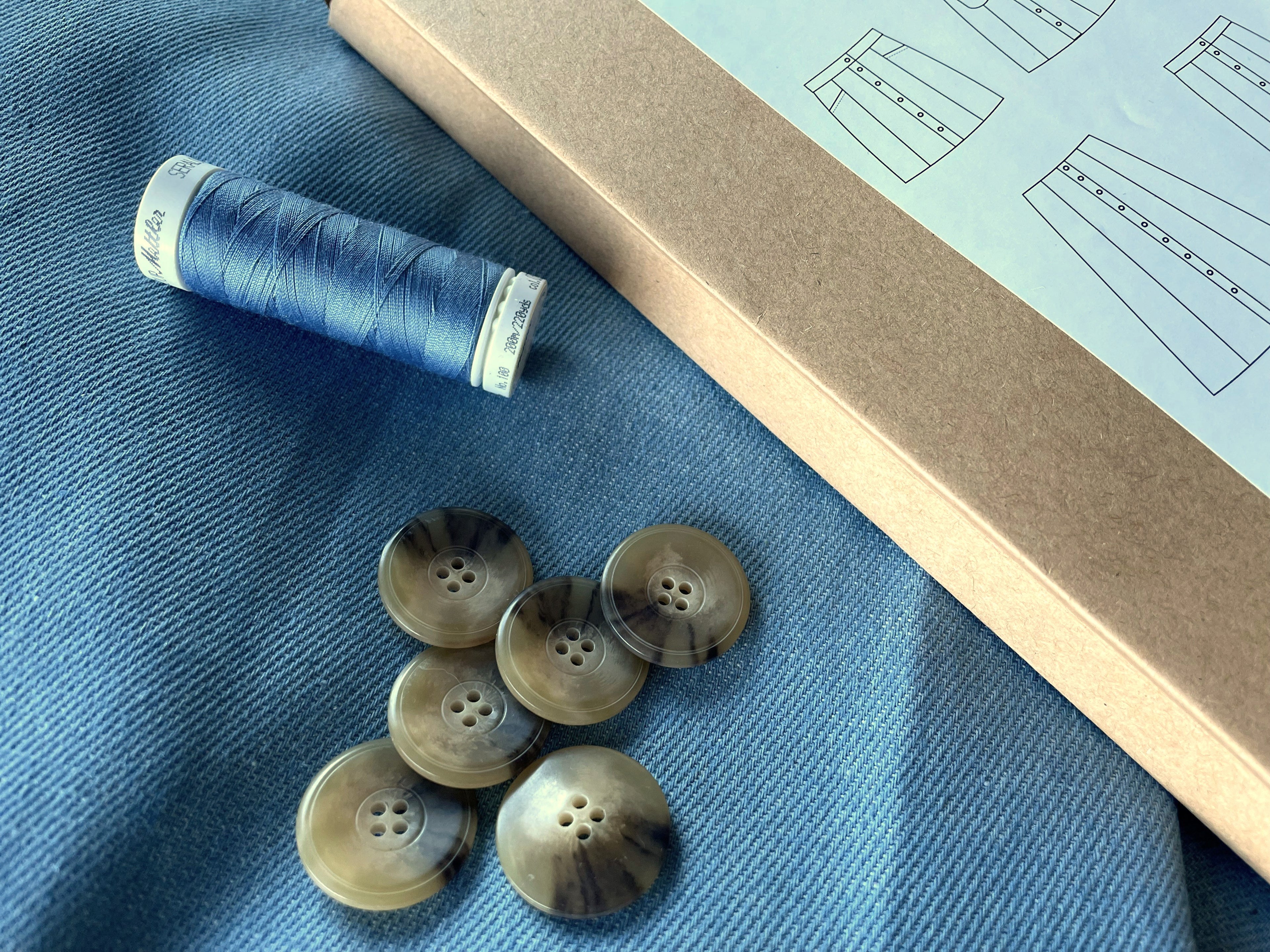 Ensemble jupe Arlette & jean Dennys bleu clair