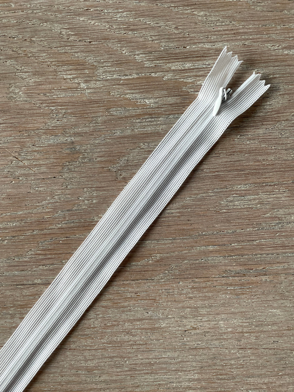 Fermeture à glissière invisible 22cm