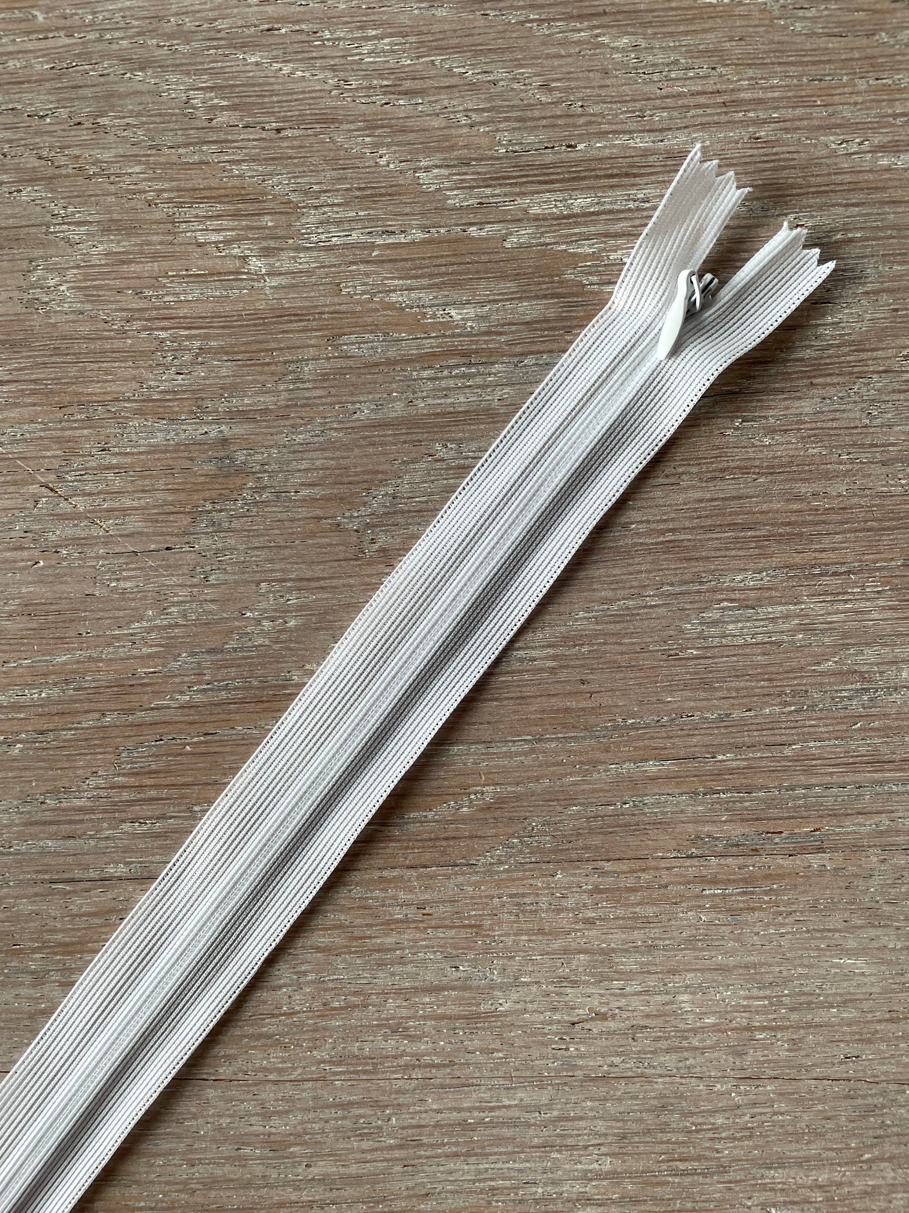 Fermeture à glissière invisible 22cm