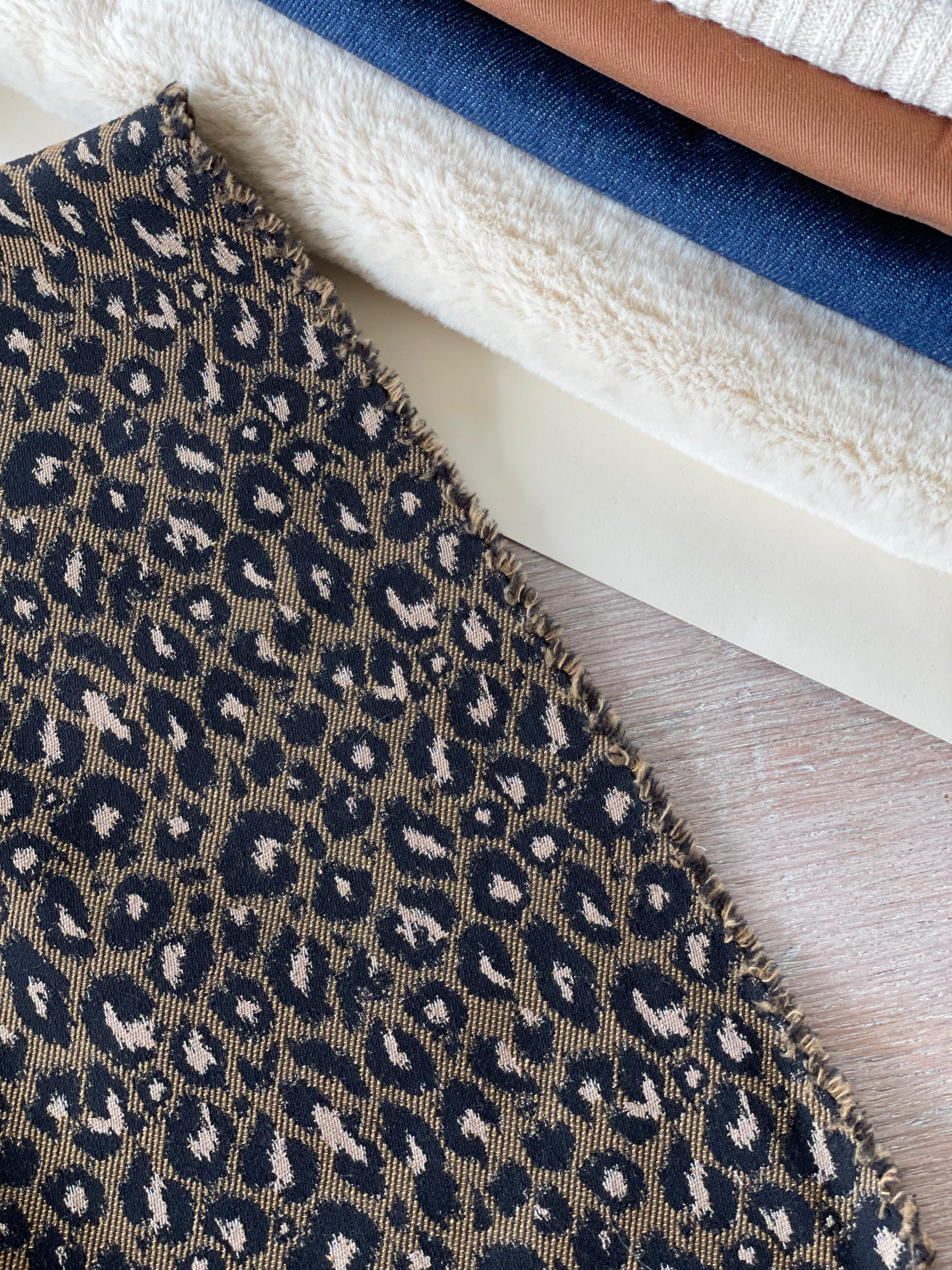 Jacquard Amelia