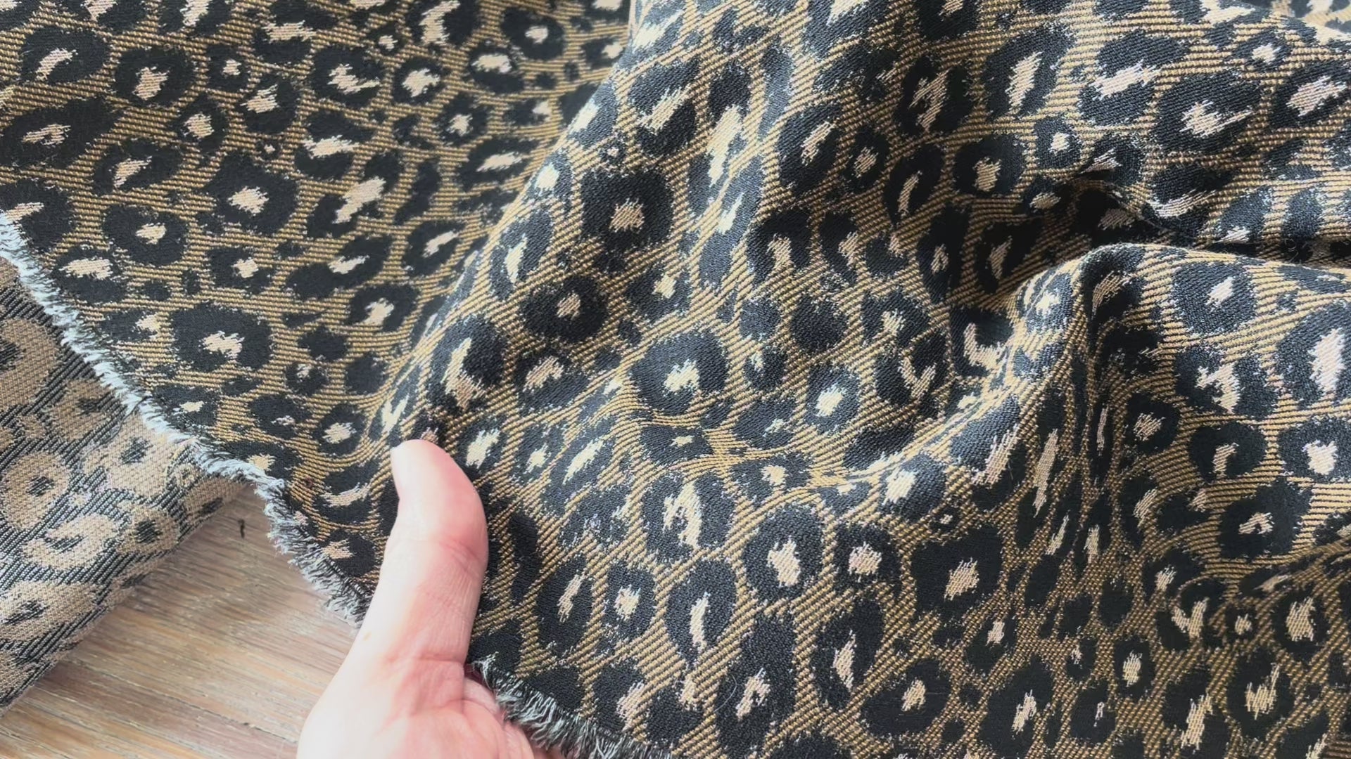 Jacquard Amelia