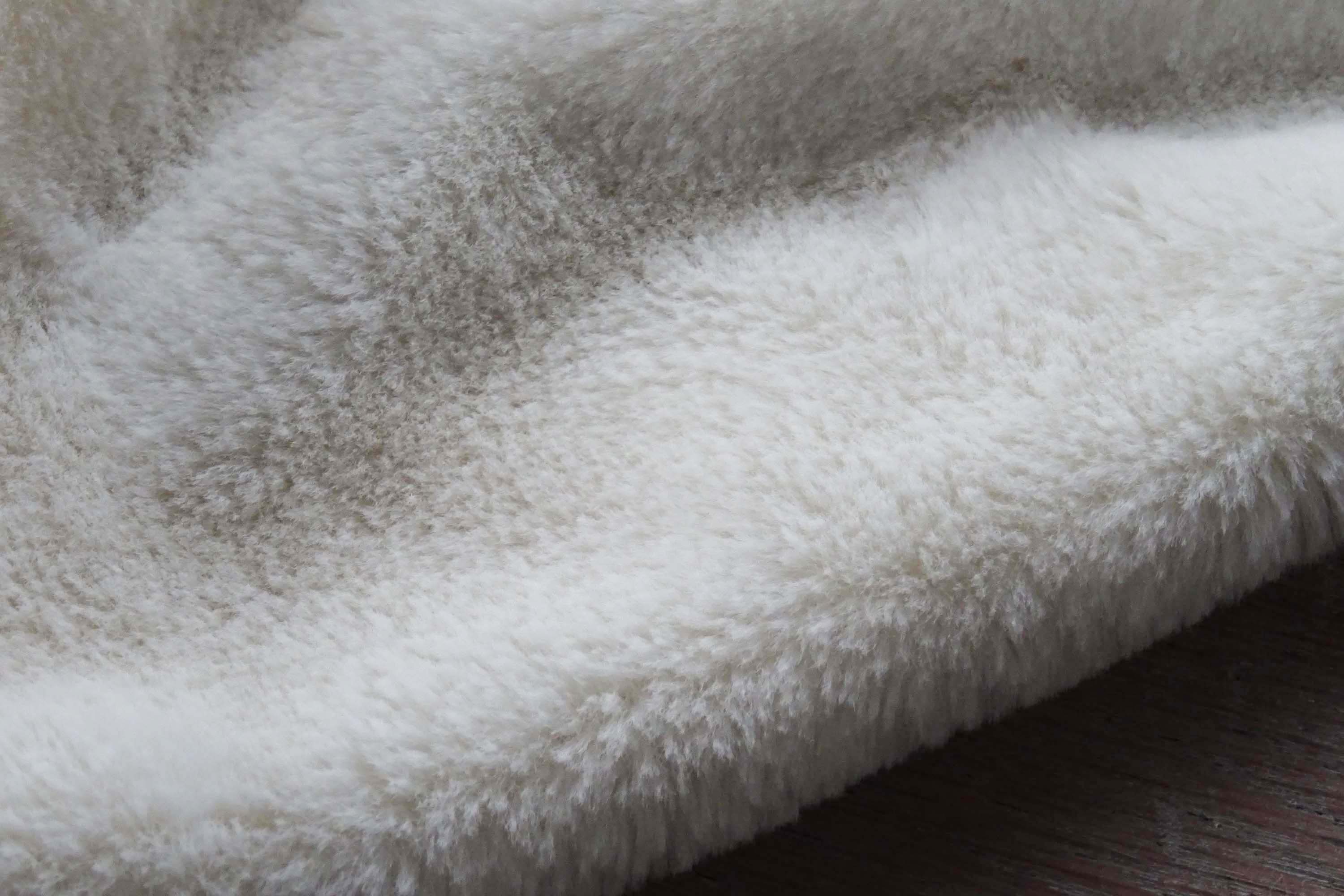 The cuddly fur - Ivory
