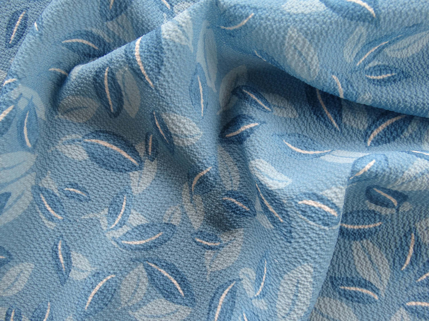 Tissu crêpe - Imprimé Sauge d'été - Bleu Horizon