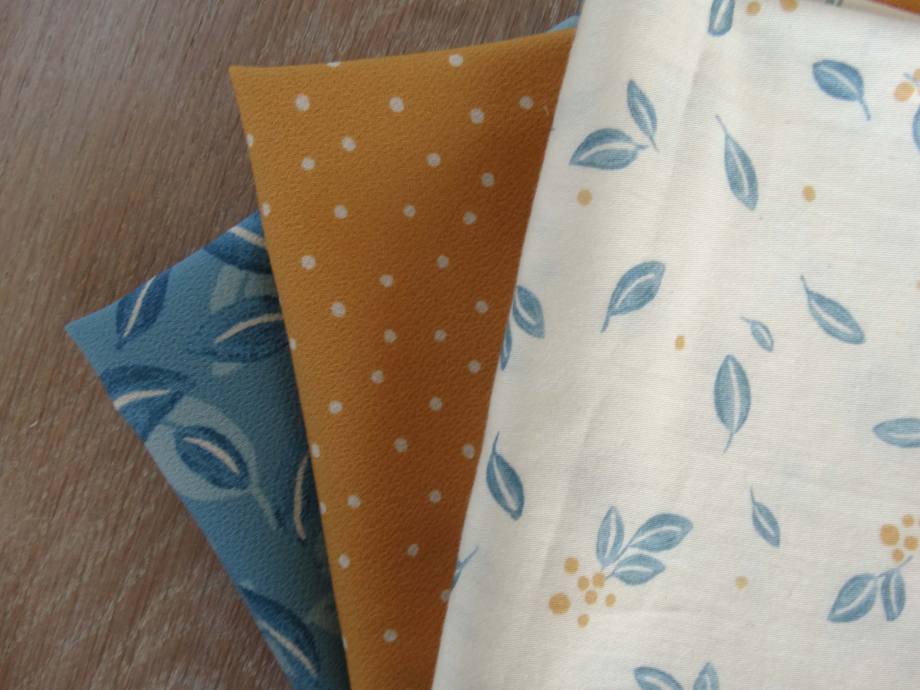 Tissu crêpe - Imprimé Mini Pois - jaune Miel (Coupons)