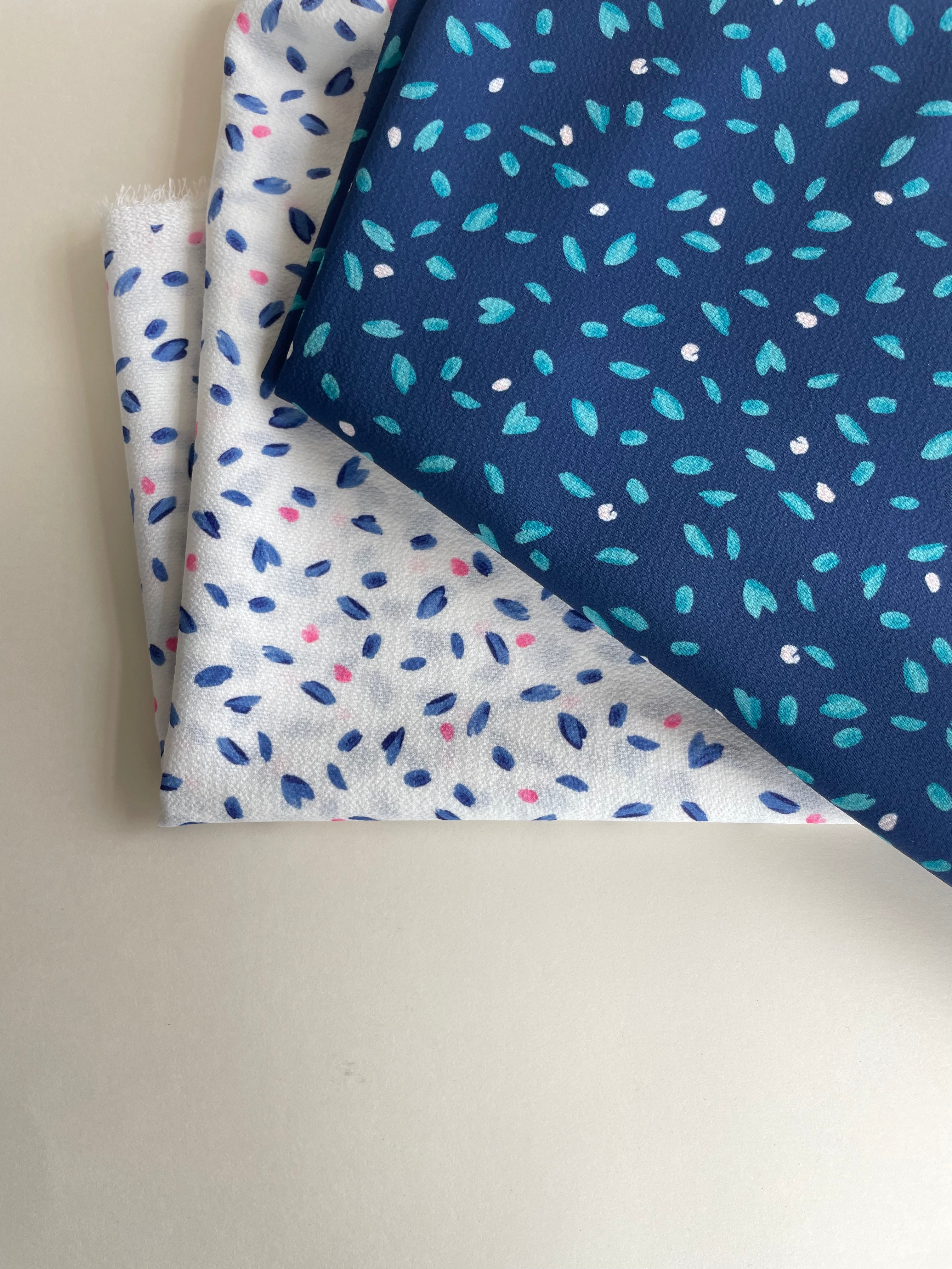 Tissu crêpe - Imprimé L'envolée - Marine & Aqua