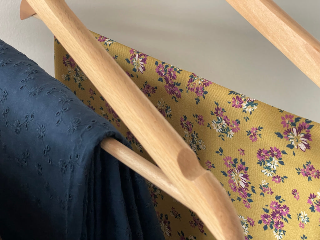 English embroidery - Openwork - Navy (Coupon)