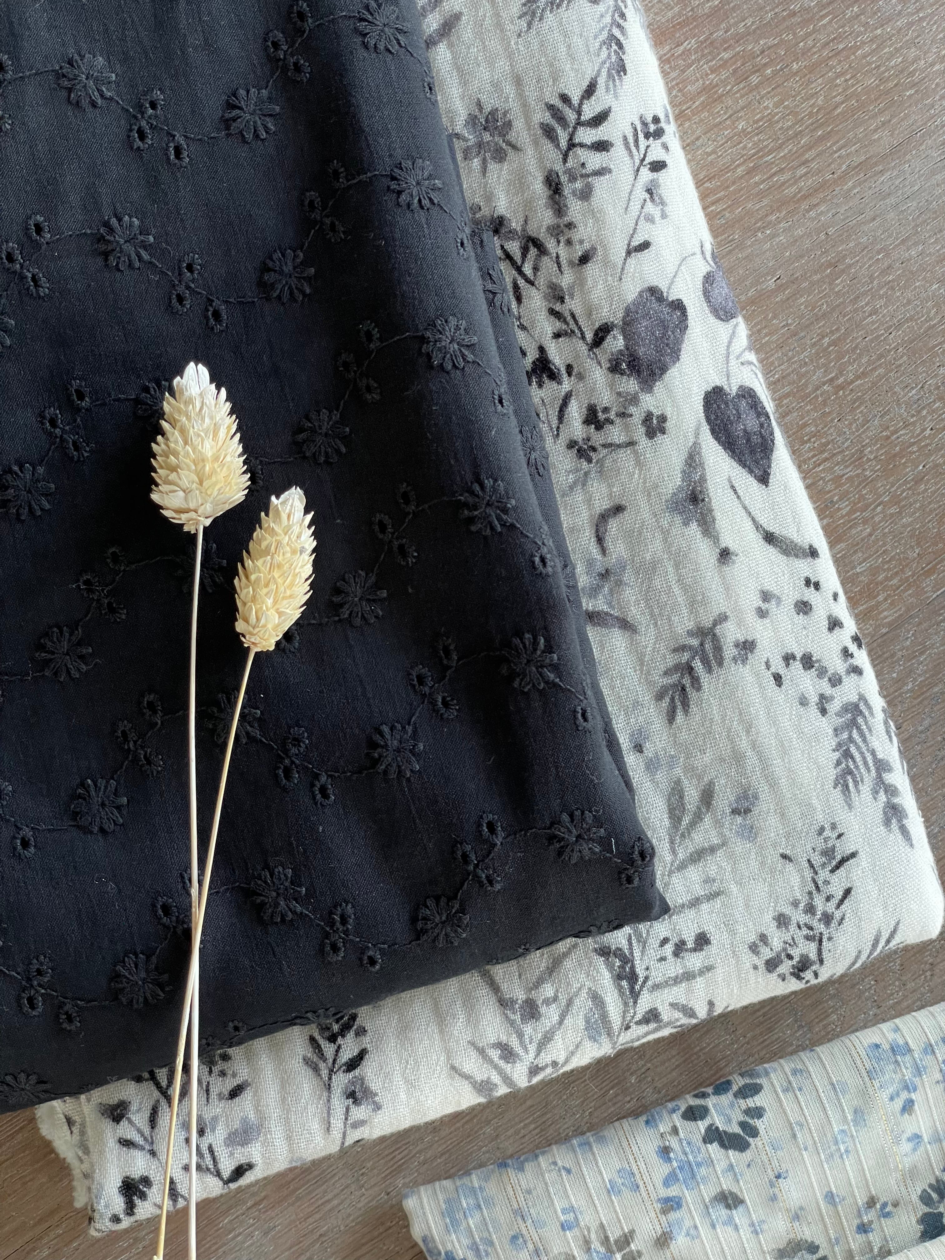 Broderie anglaise - Ajourée - Charbon