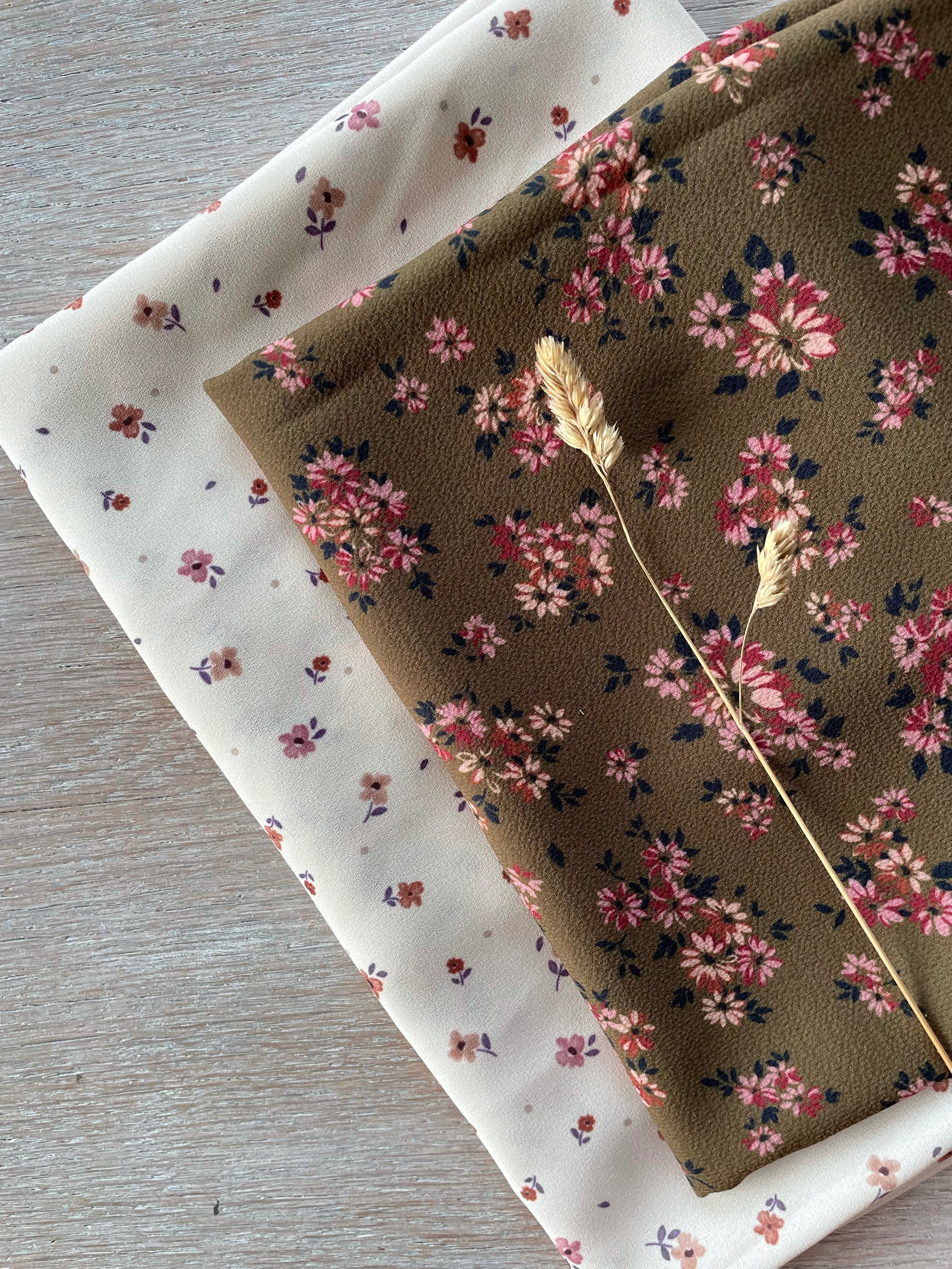 Tissu crêpe recyclé - Imprimé Lucile - Ivoire et Caramel (Coupon)