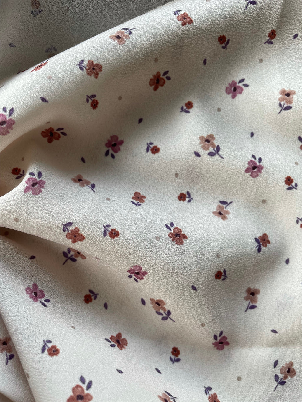 Tissu crêpe recyclé - Imprimé Lucile - Ivoire et Caramel (Coupon)