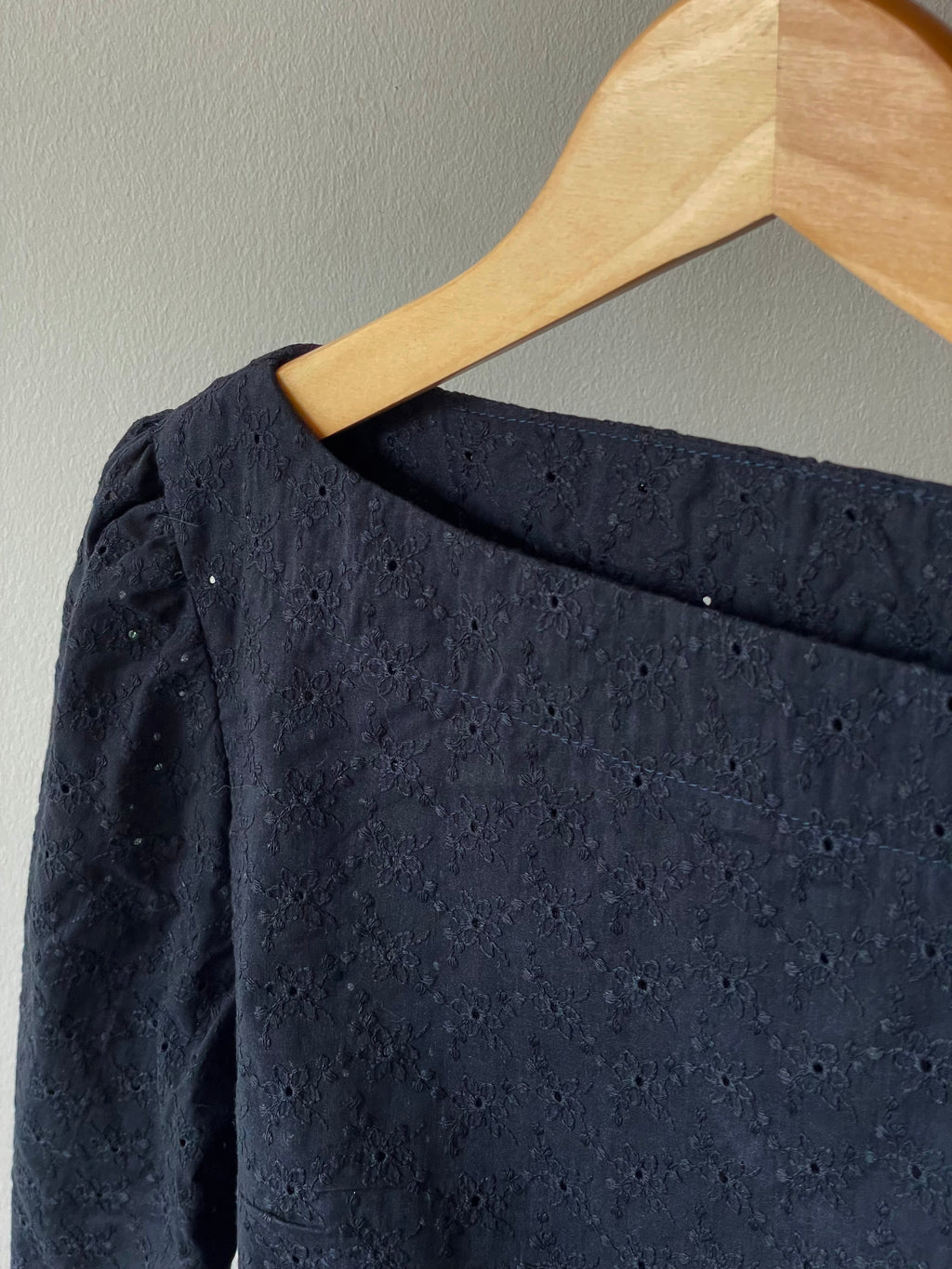 Broderie anglaise - Marguerite - Charbon