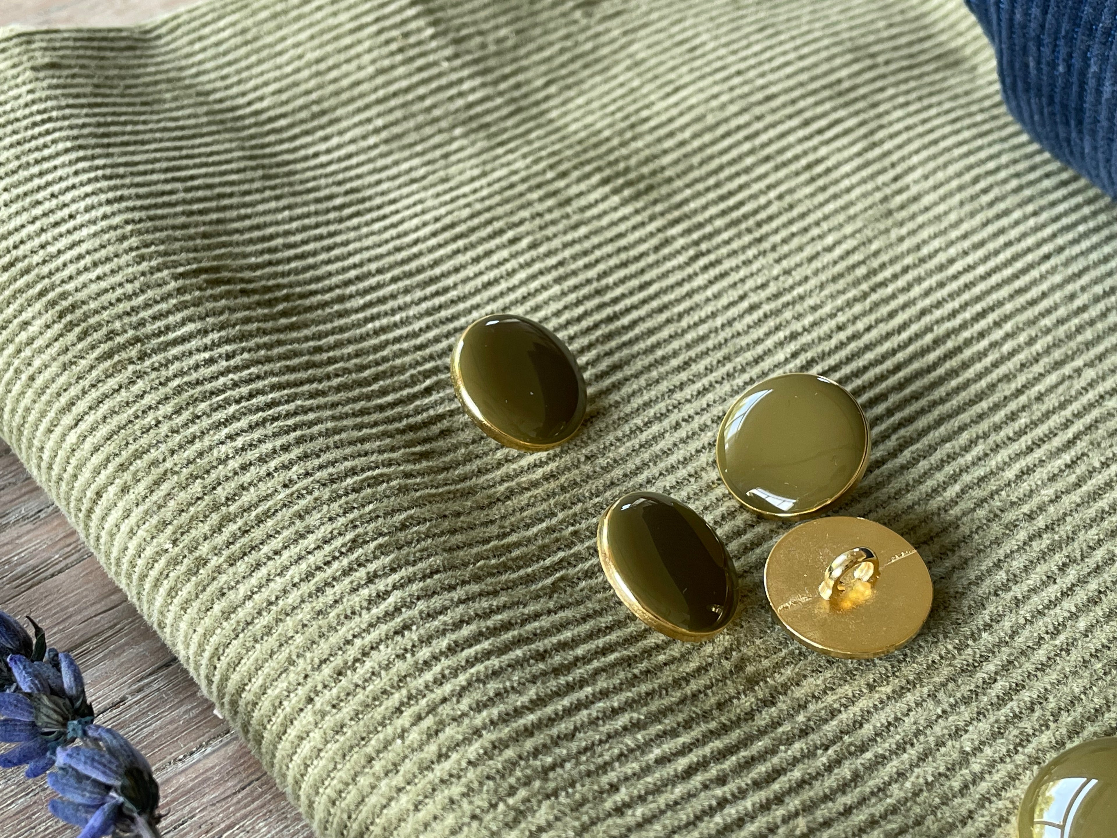 Bouton à coudre Maxi - Le 60's - Or & Kaki